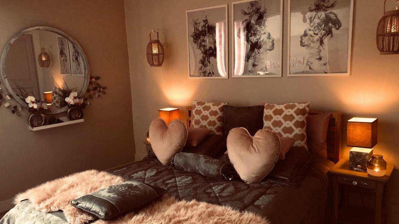 Ferienwohnung Bienvenue Au Petit Bonheur Honfleur Exterior foto
