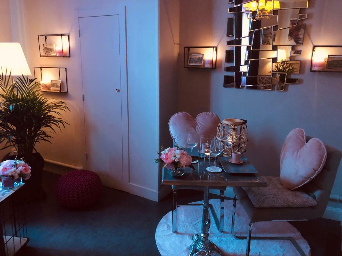 Ferienwohnung Bienvenue Au Petit Bonheur Honfleur Exterior foto