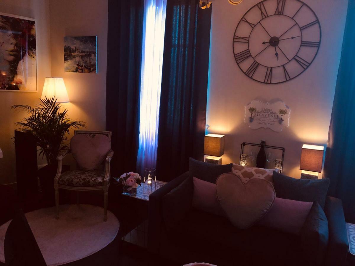 Ferienwohnung Bienvenue Au Petit Bonheur Honfleur Exterior foto